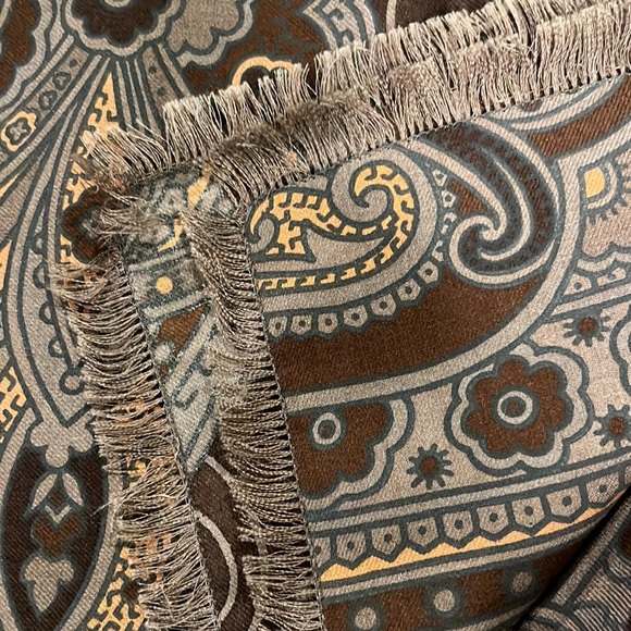 Giorgio Armani Le Collezioni Scarf - Picture 3 of 4